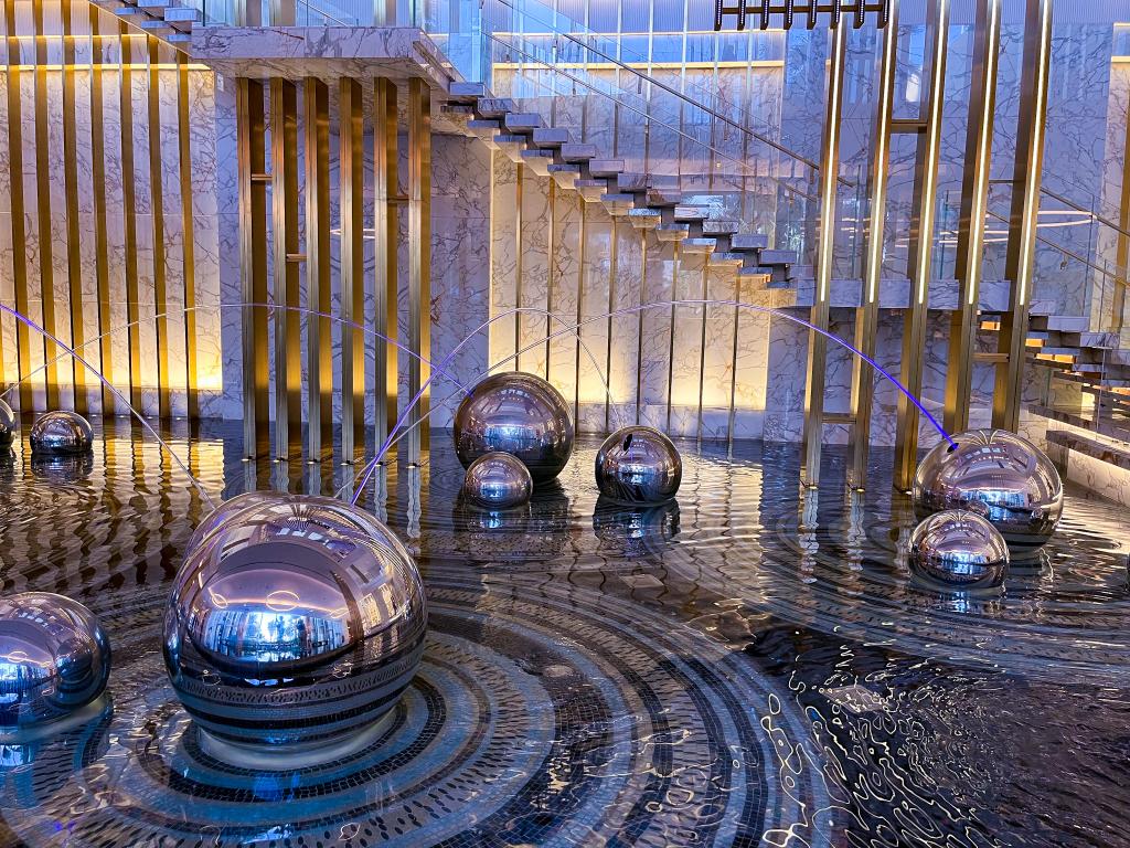 Crafting Splendor The Mosaic Maravilla en Atlantis, The Palm